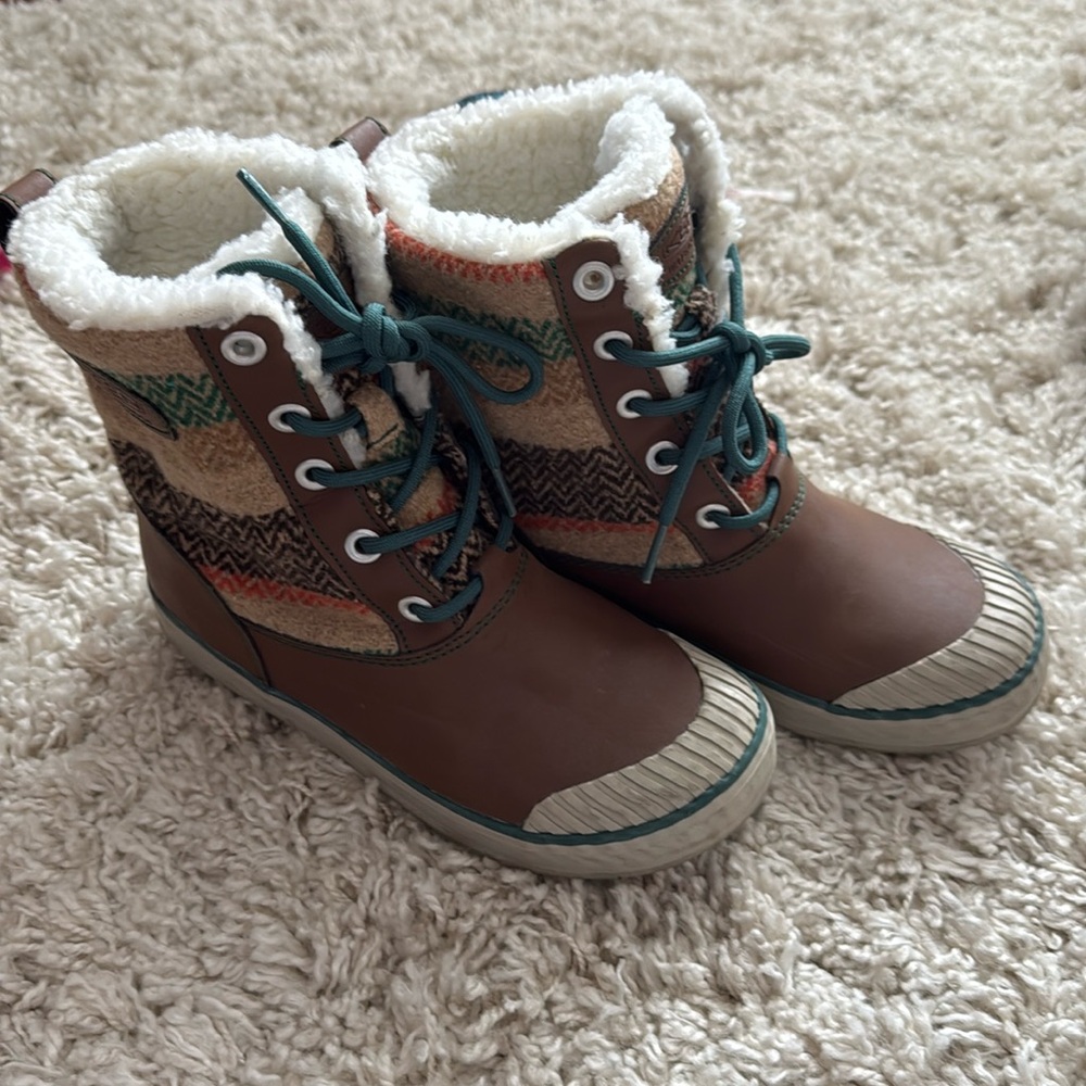 Keen Elsa Boots Size 6